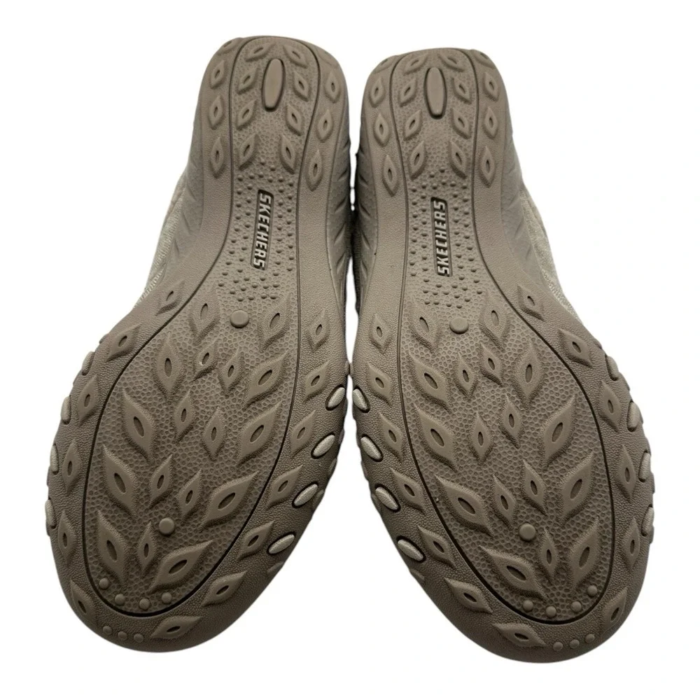 Skechers Relaxed Fit Memory Foam Slip On Shoes Womens 6.5 Taupe Slip On Sneakers